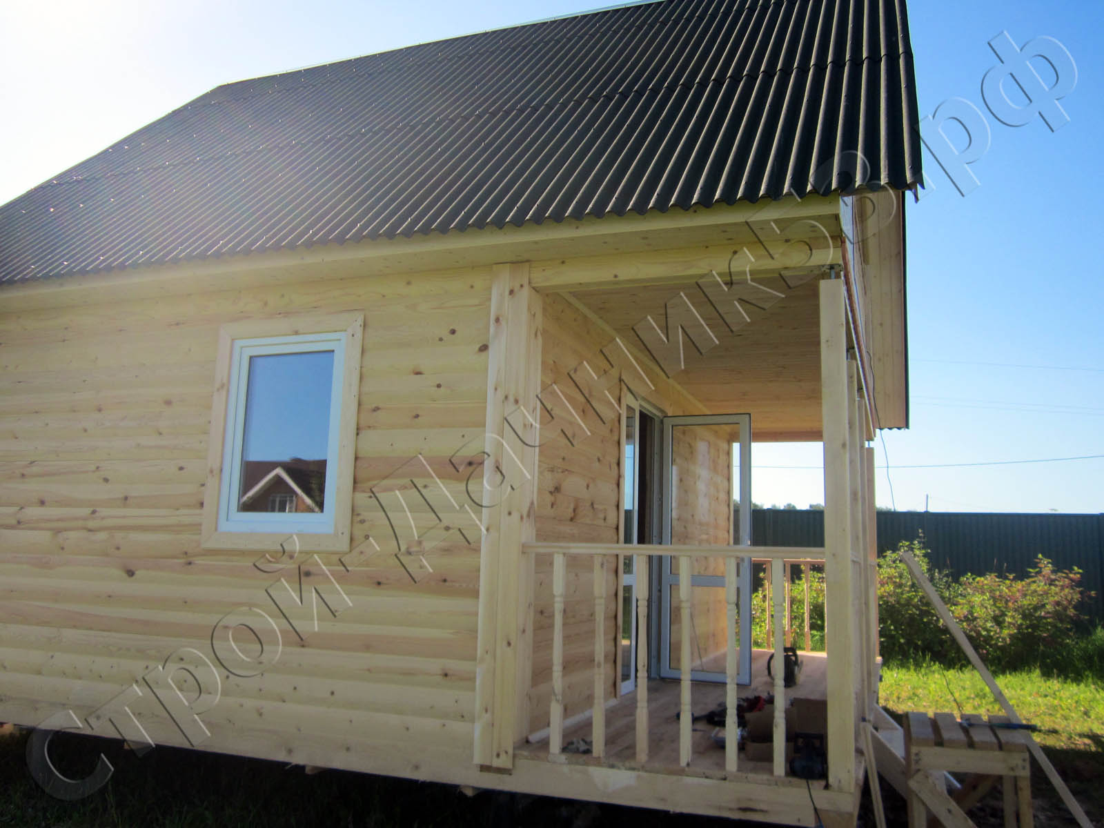 Вид бани с боку