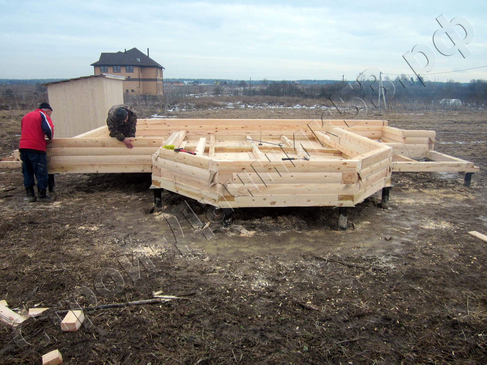 Возведение брусовых стен сруб