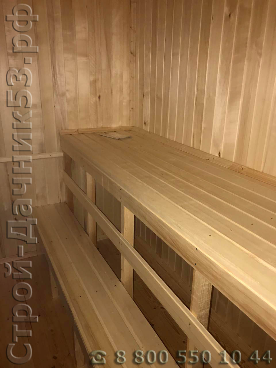 Парилка, установлены двухъярусные пологи по всей ширине парной