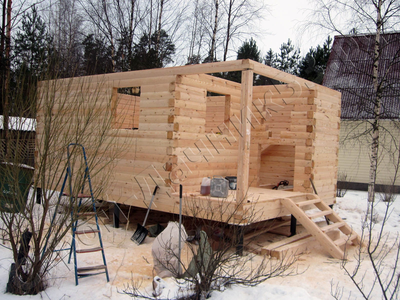 Монтаж сруба и перегородок закончен