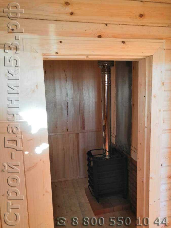 Вид в парную из моечной