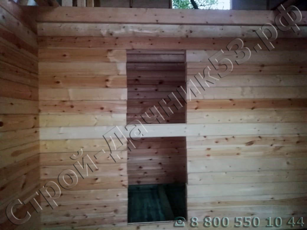 Вид внутри, межкомнатные перегородки выполнены с перевязкой из бруса для равномерной усадки