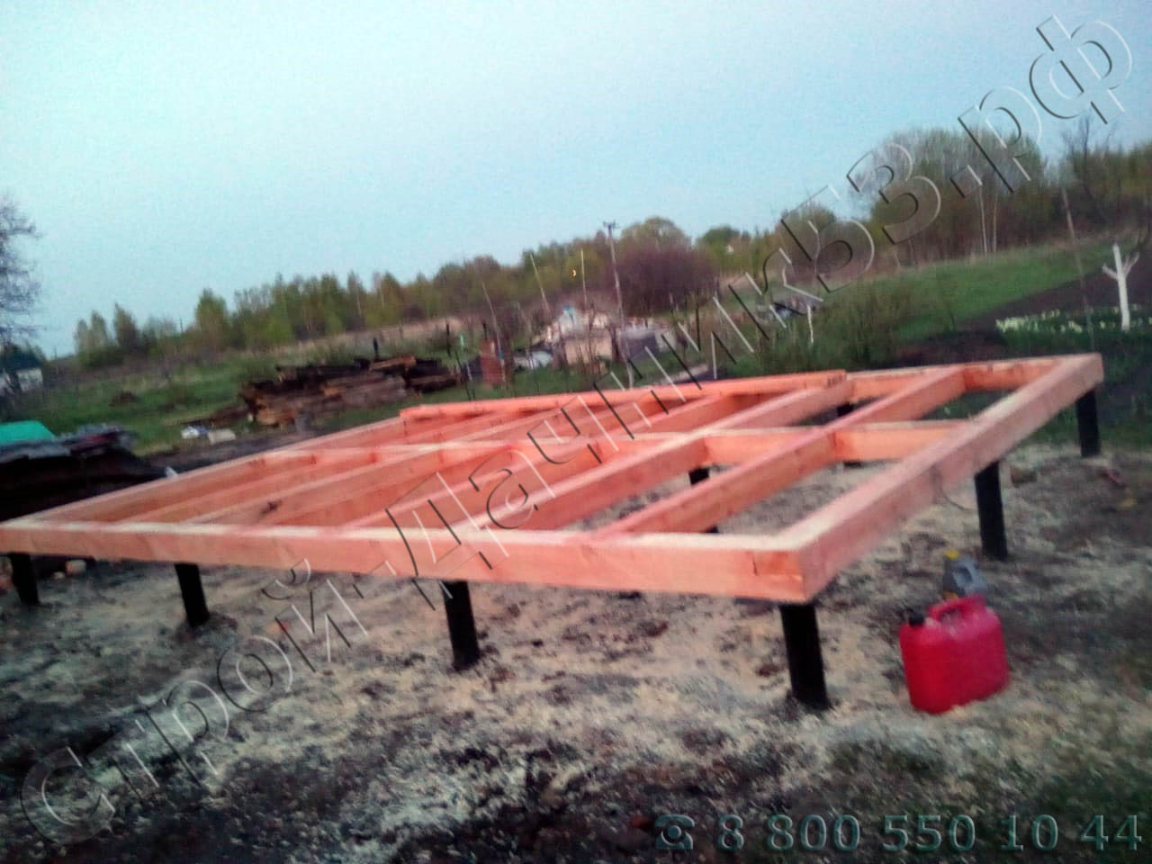 Начало работ. Выполнена обвязка бани и обработана антисептиком