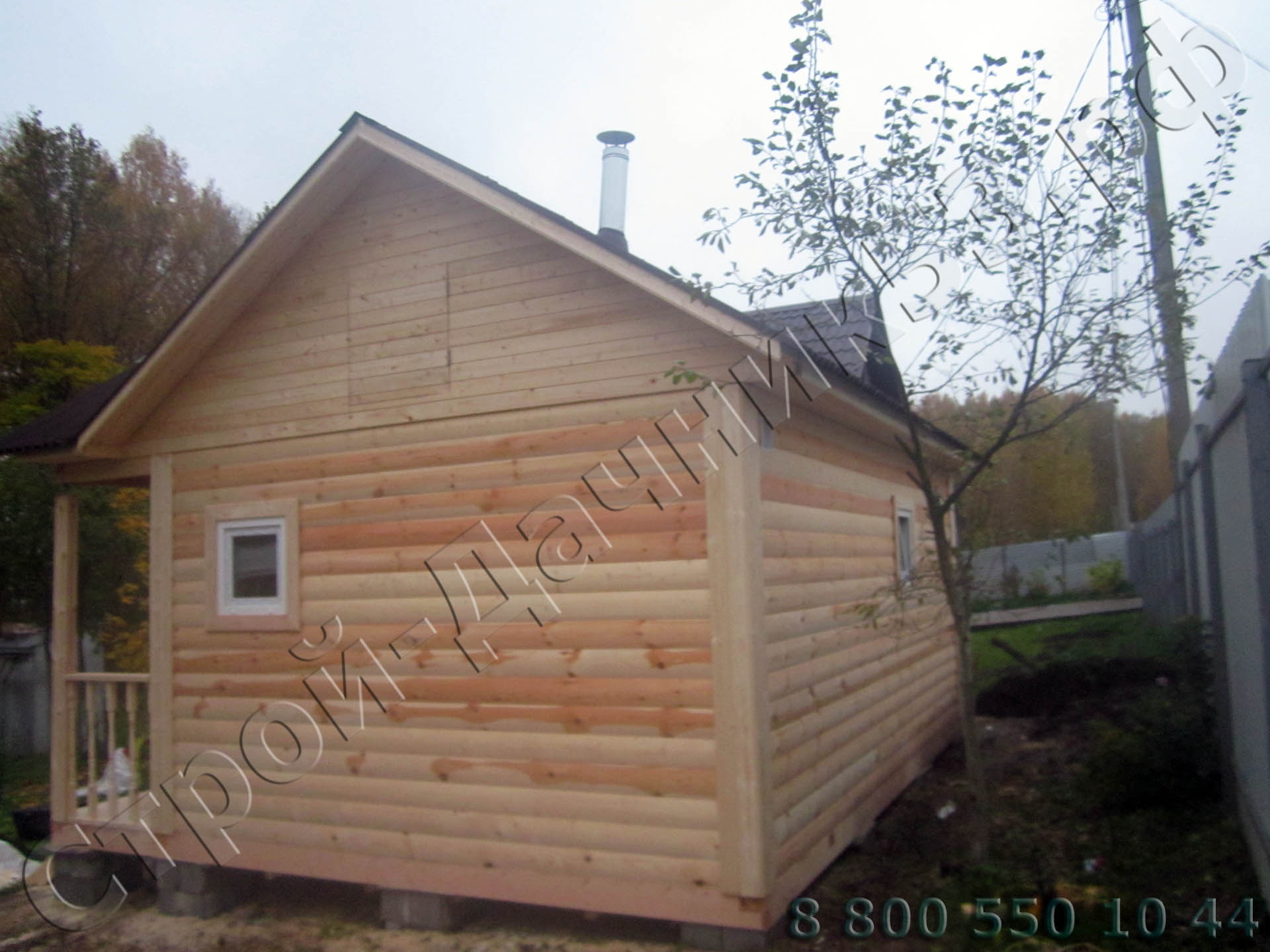 Вид бани с задней стороны