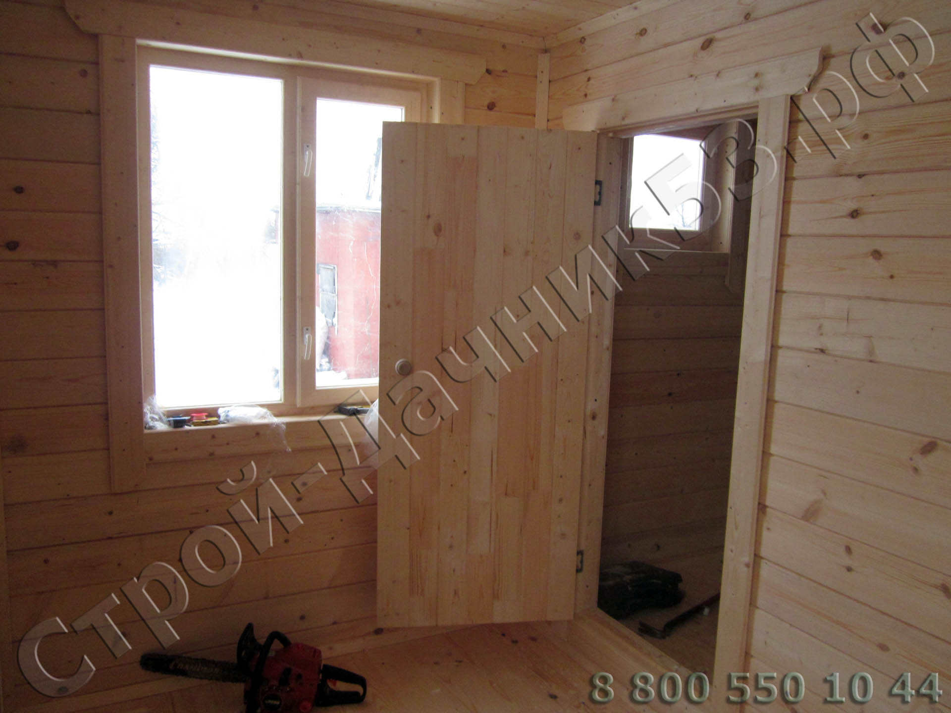 Комната отдыха с входом в моечное отделение