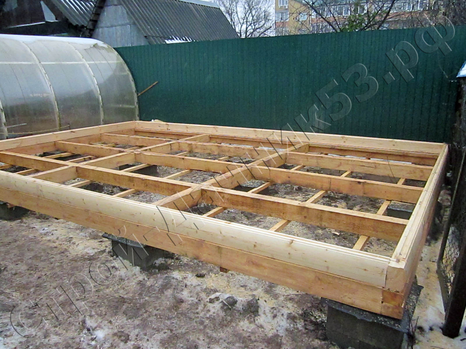 Начало возведение сруба