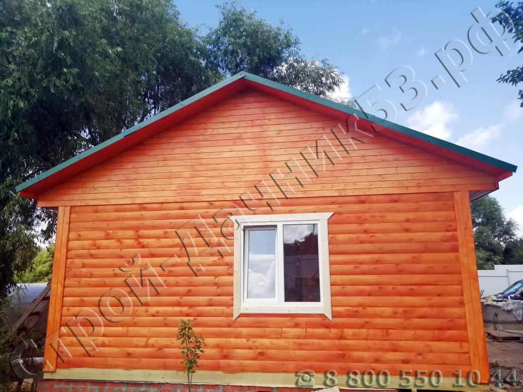 Баня с задней стороны