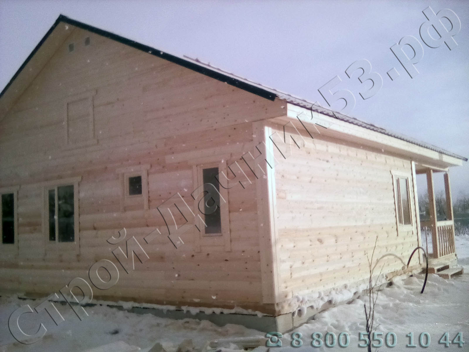 Вид дома с боку, со стороны прихожей