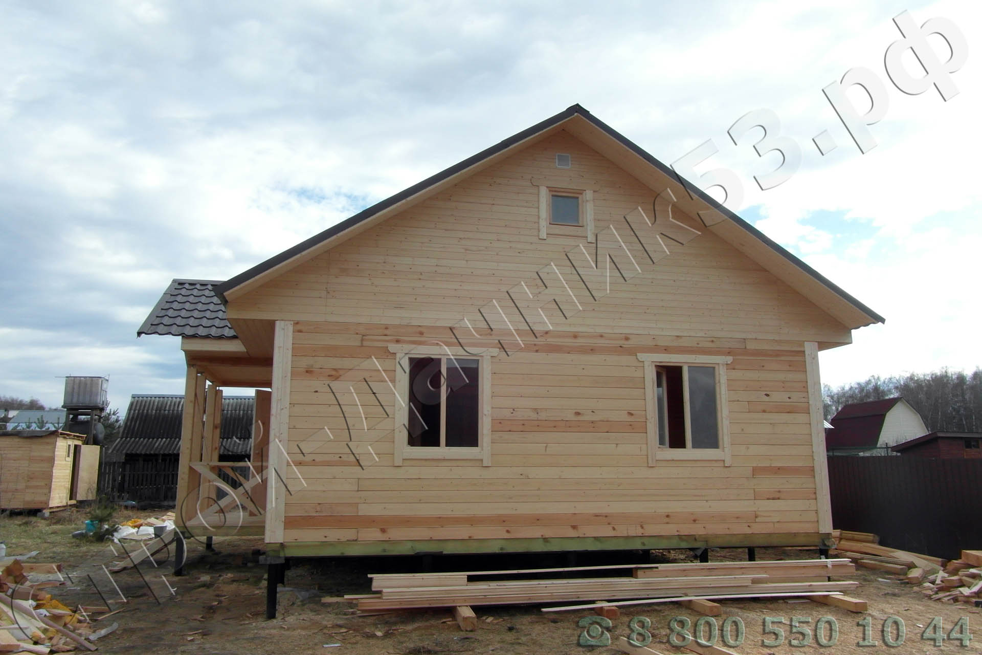 Вид дома с бока