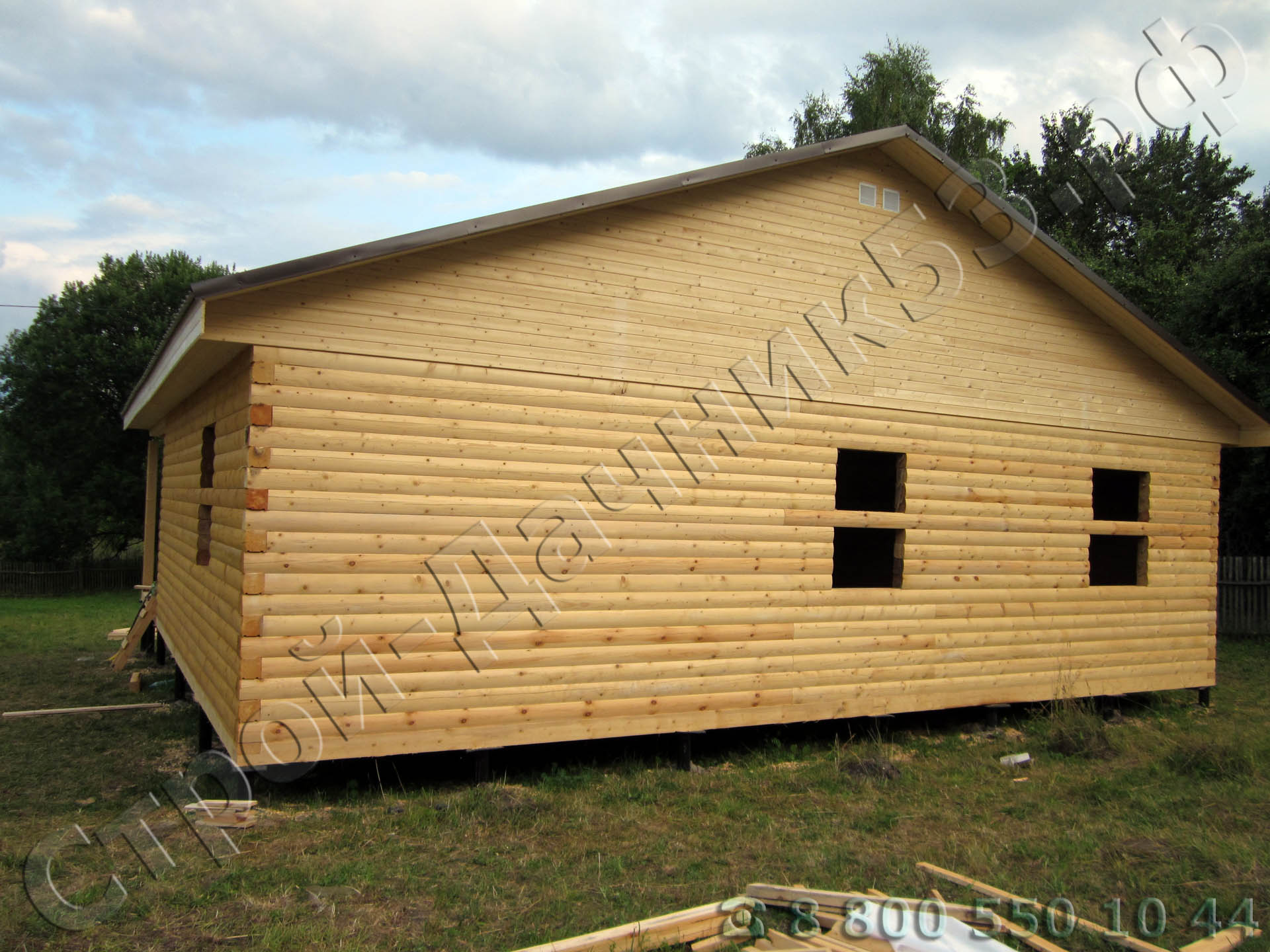 Задняя сторона дома с расположением спален ванной и с.у.