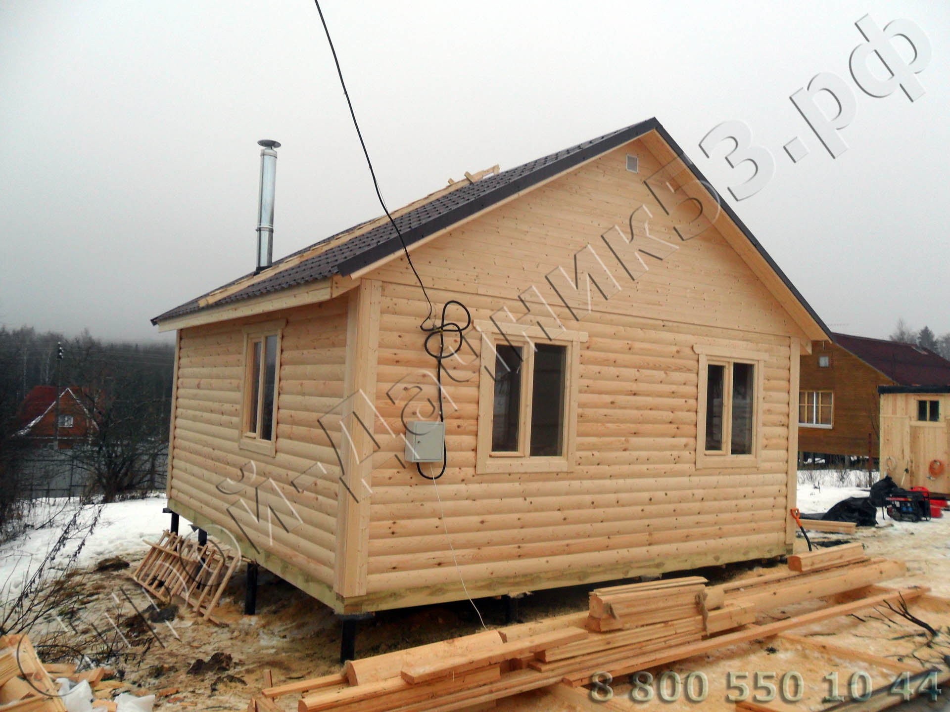 Вид дома с задней стороны