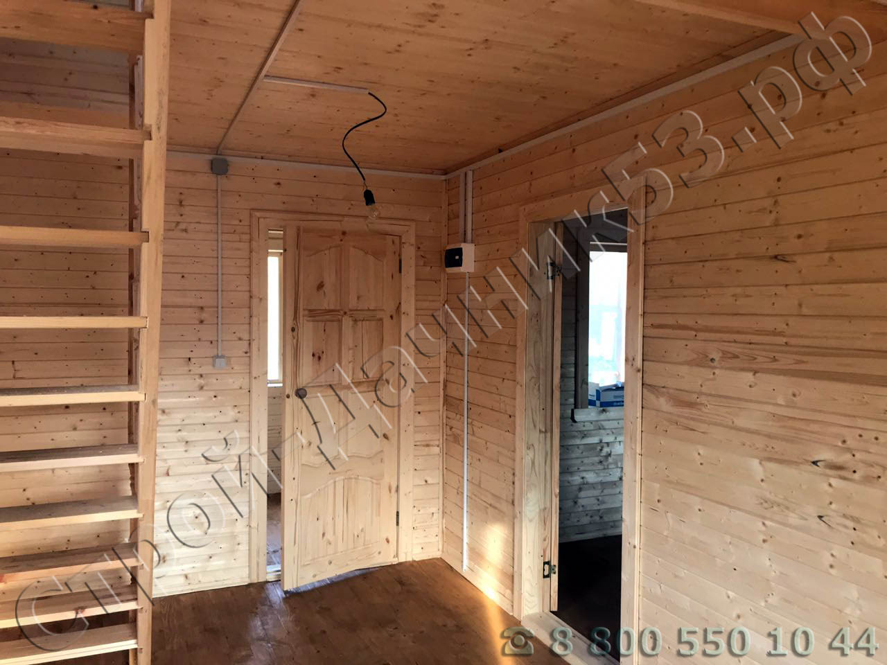 Вид внутренней отделки в помещение гостинной и холла