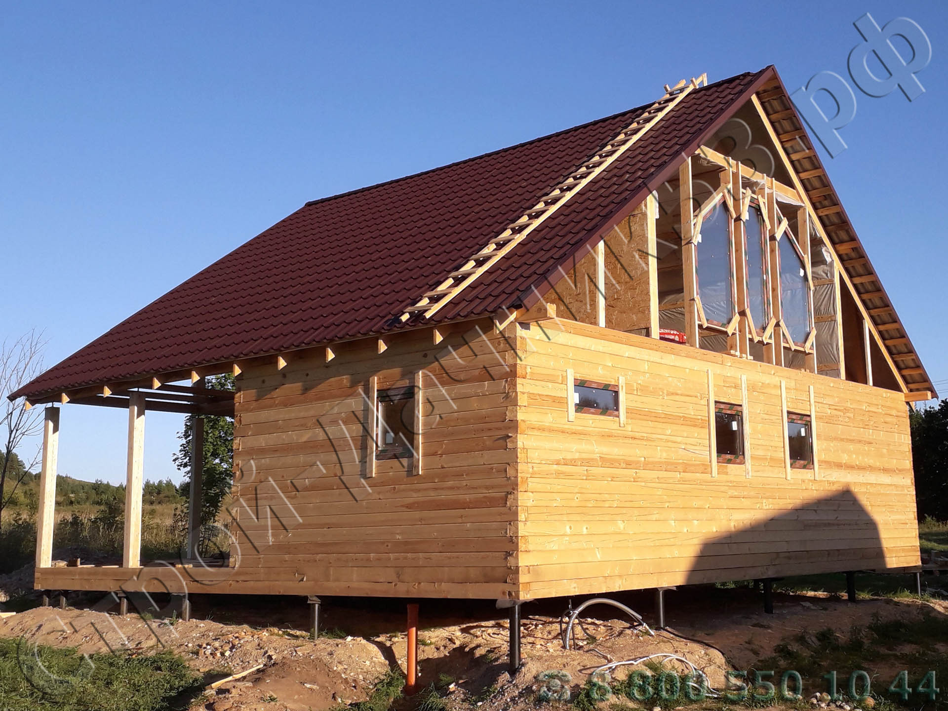 Вид дома с задней стороны