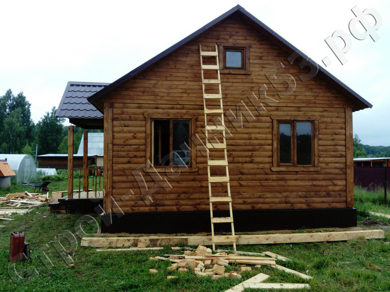 Вид дома с боку