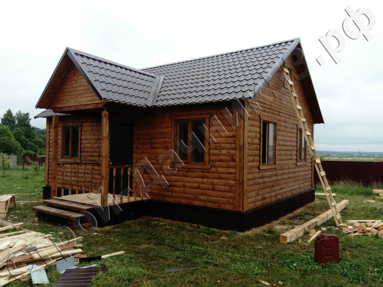 Деревня Коростелево Калужская область Боровский район вид дома со стороны террасы