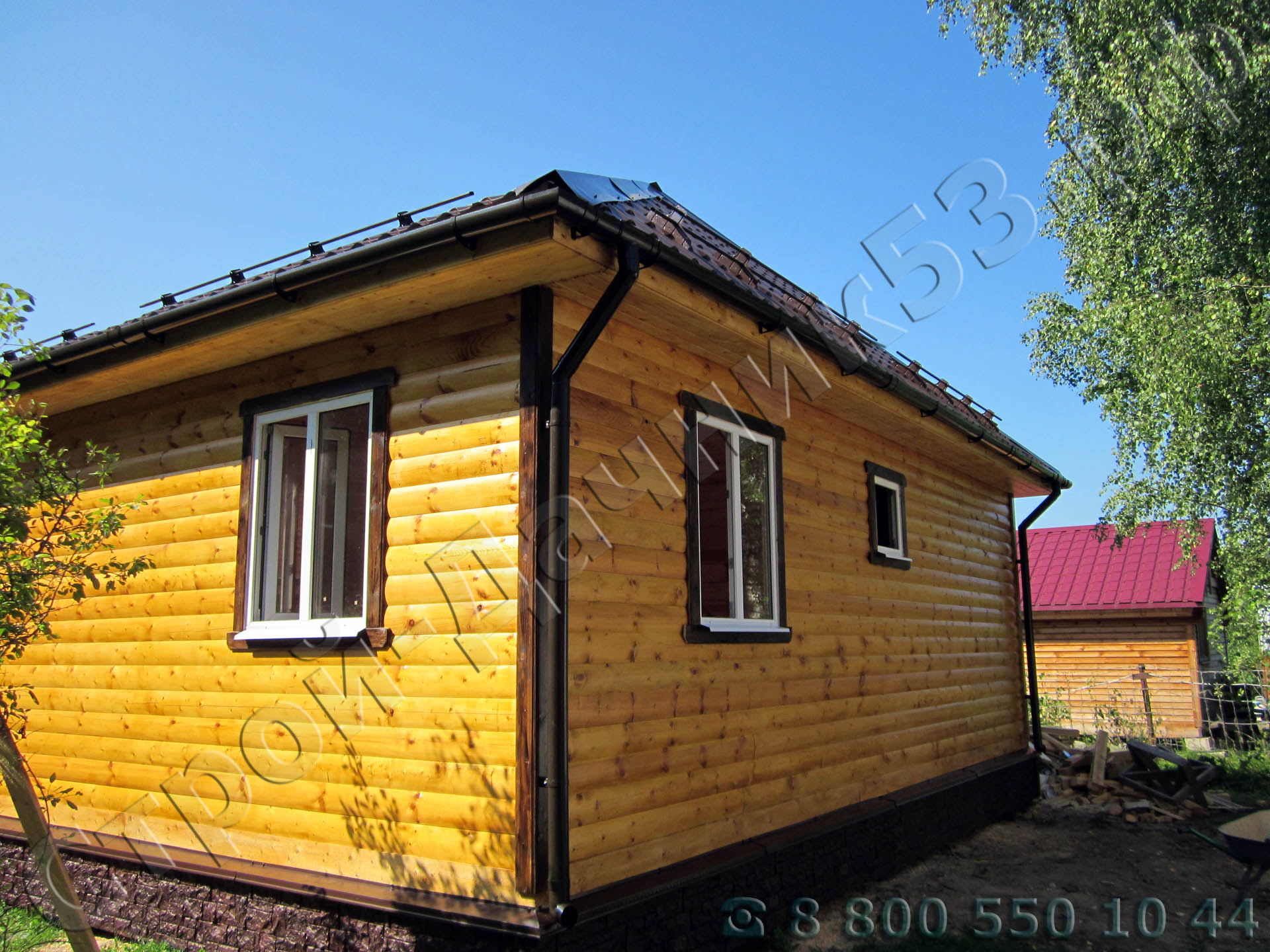 Вид дома с задней стороны