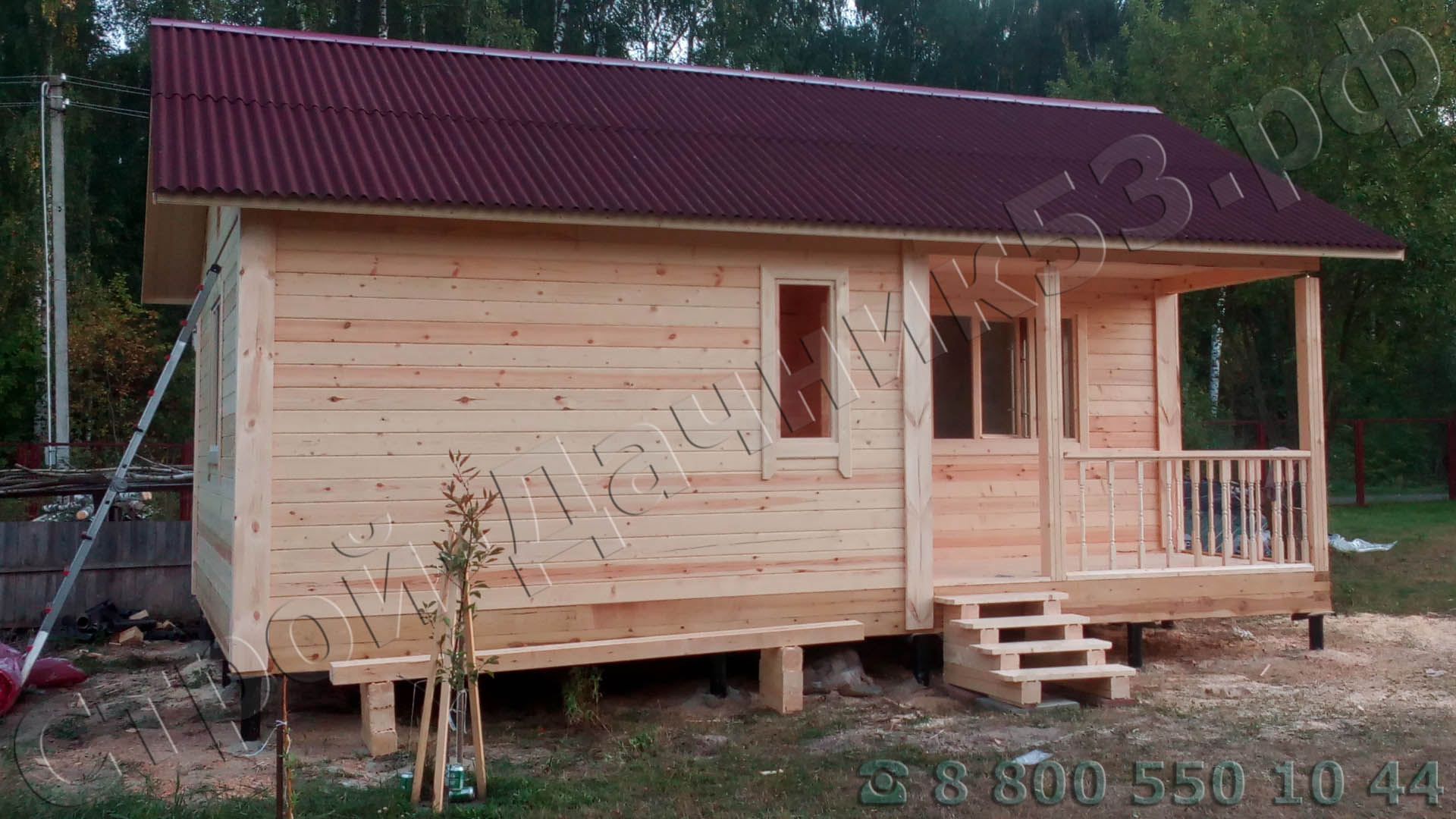 Вид дома со стороны комнаты и тамбура