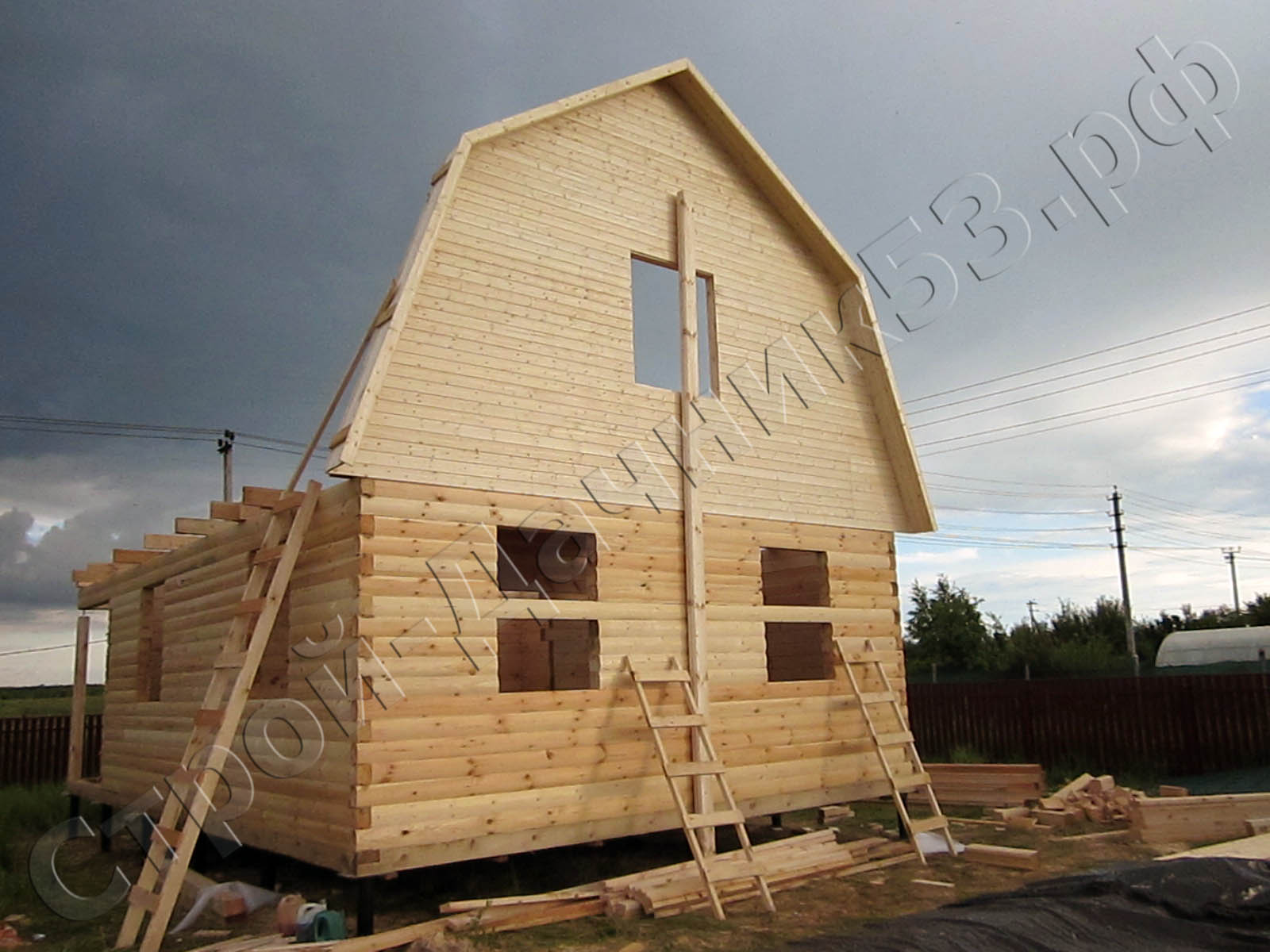 Монтаж фронтонов дома