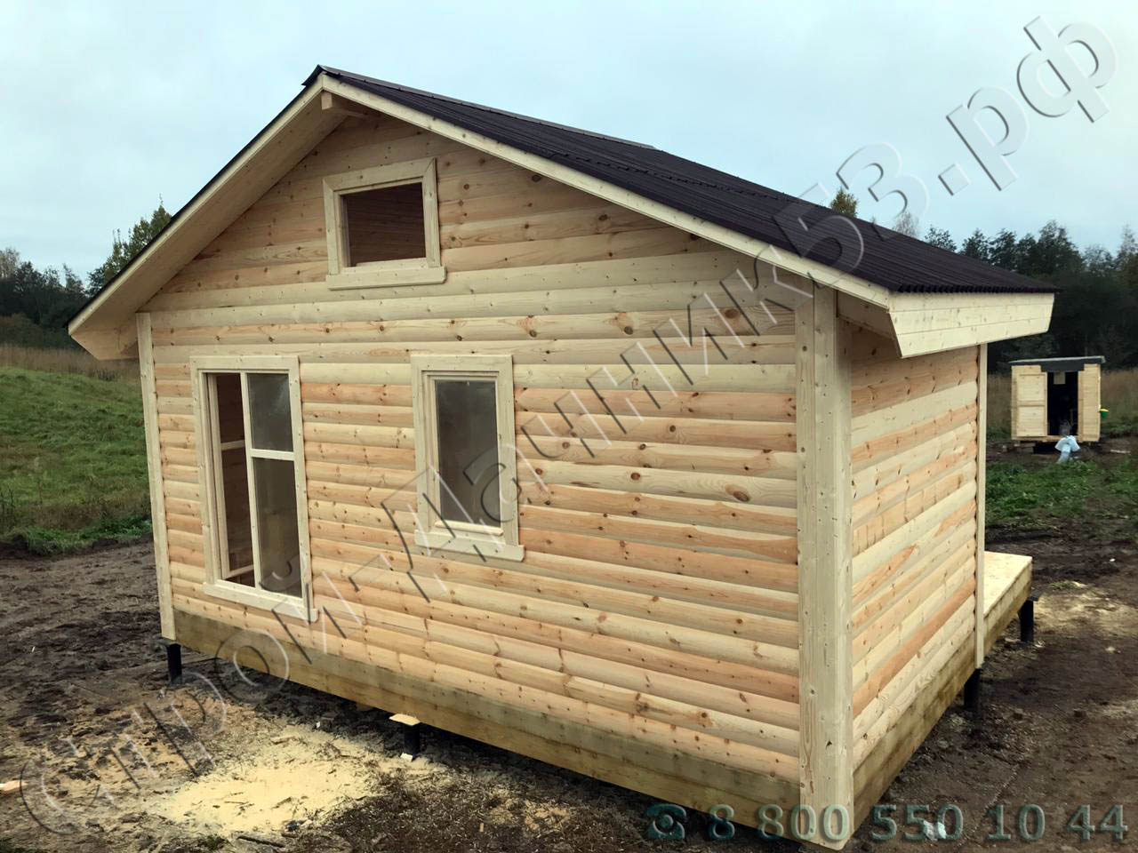 Вид дома с задней стороны