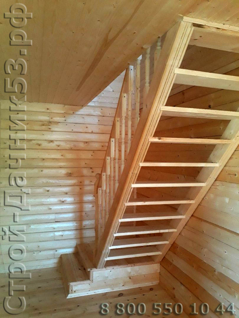 Холл лестница с площадкой на второй этаж