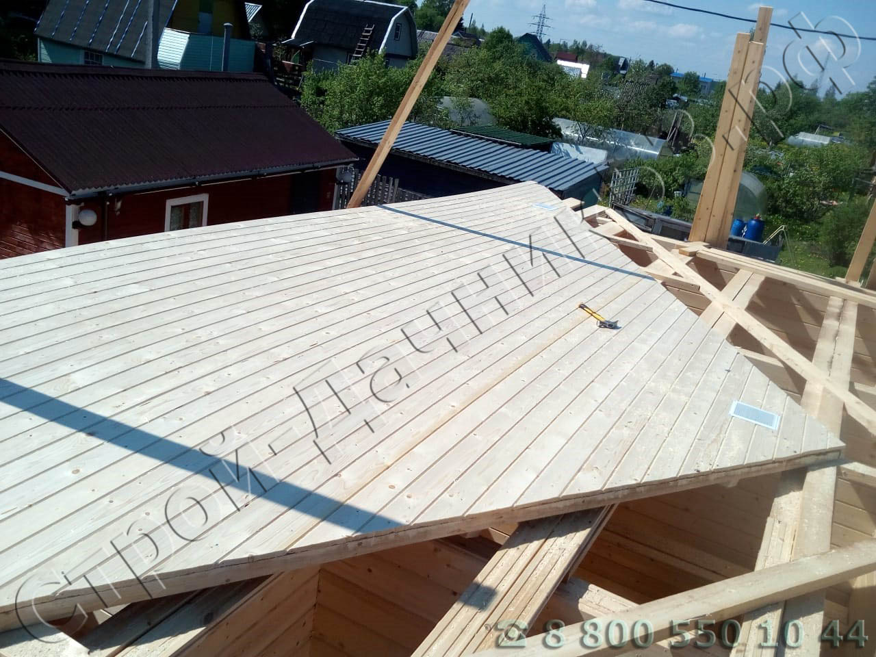 Собранный фронтон в лежачем положении после чего производится его установка