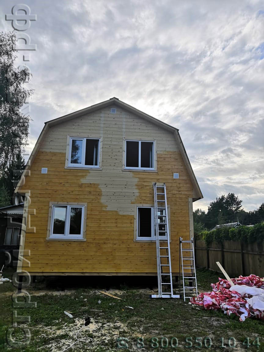 Вид дома со стороны фронтонов