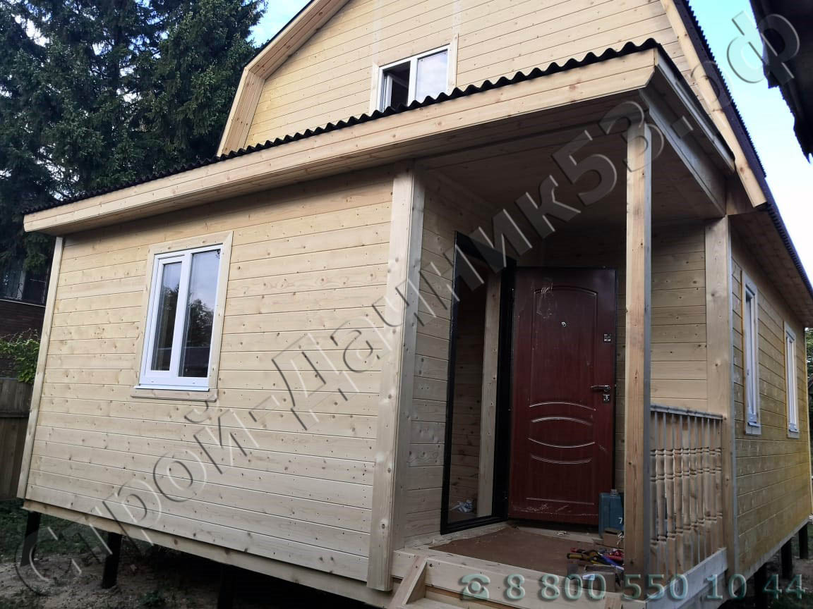 Дом с заходной части на открытую террасу