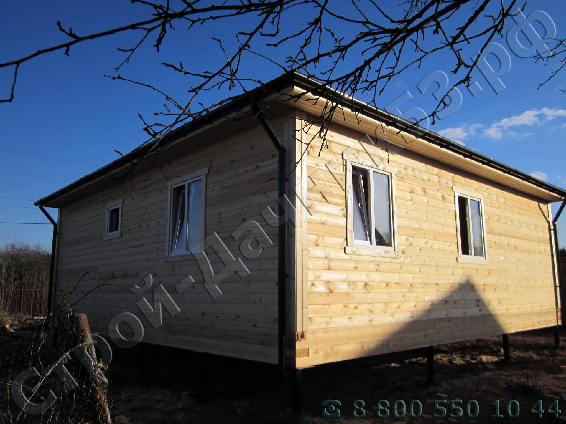 Вид дома с задней стороны