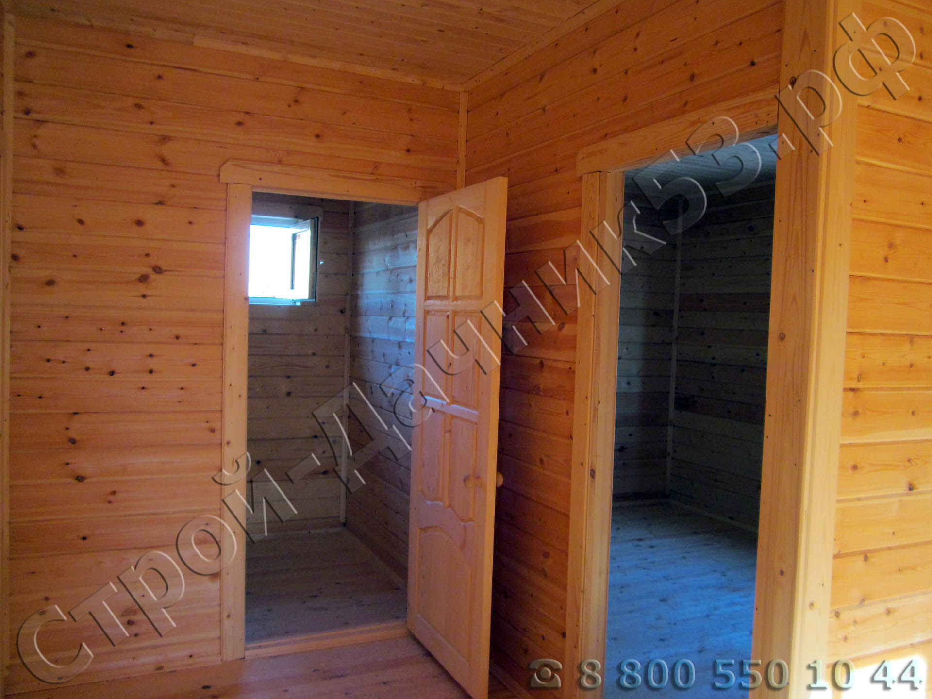 Внутренняя отделка с установленными межкомнатными дверьми и окнами пвх