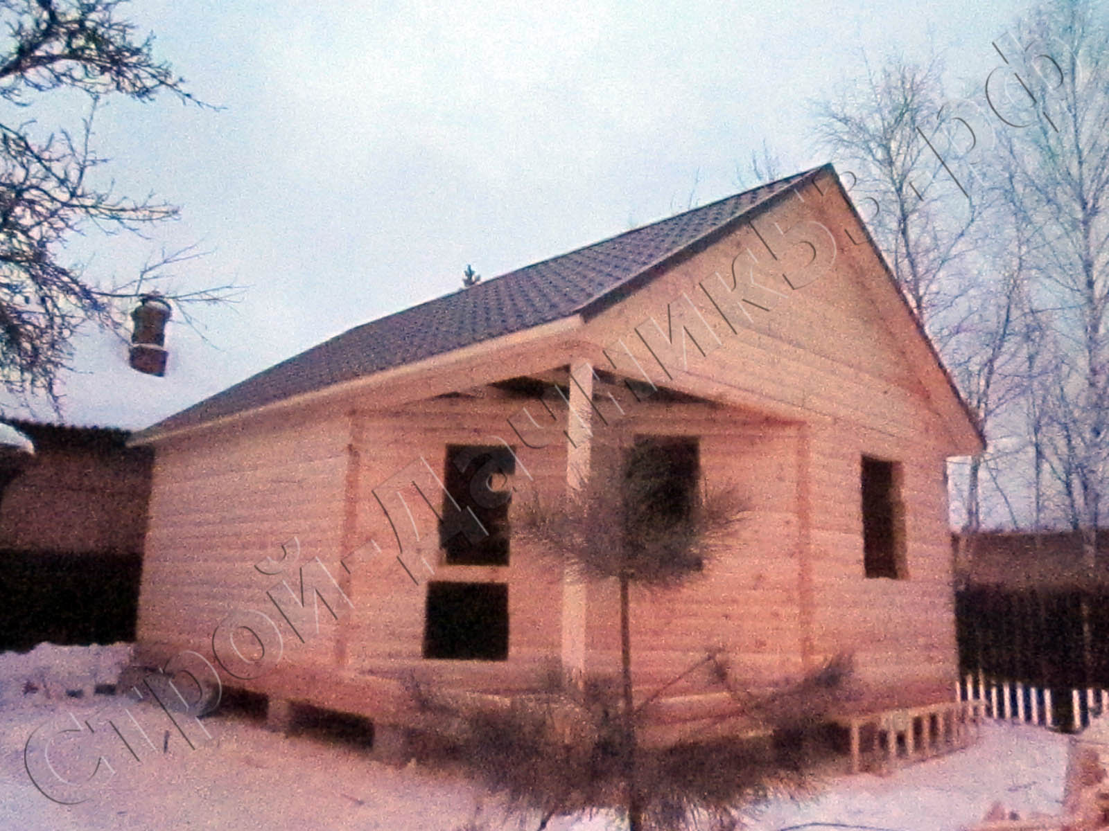 Монтаж дома без отделки закончен