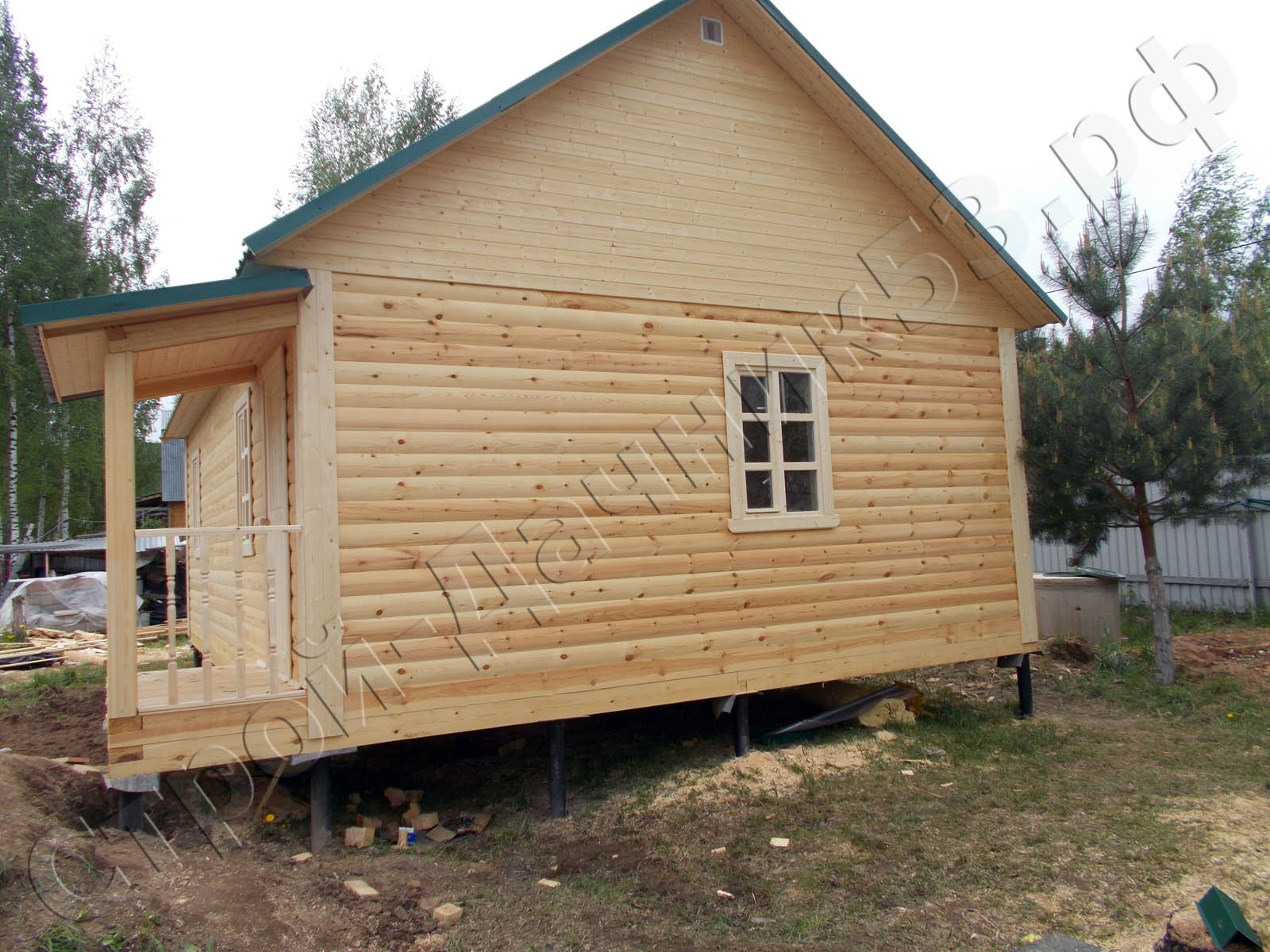 Вид дома со стороны террасы