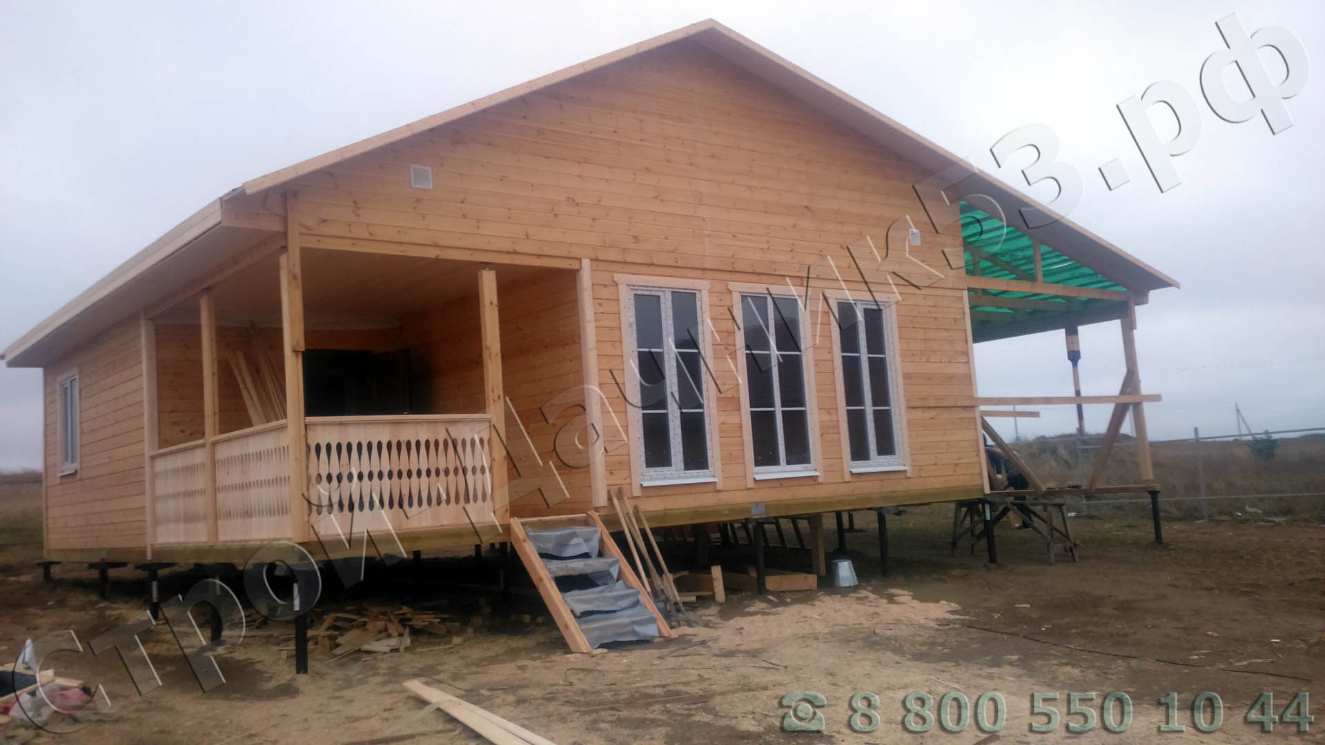 Фасад, вид дома со стороны террасы и кухни гостинной