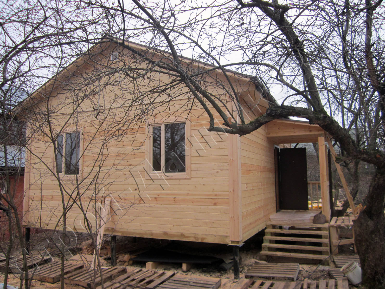 Монтаж дома закончен