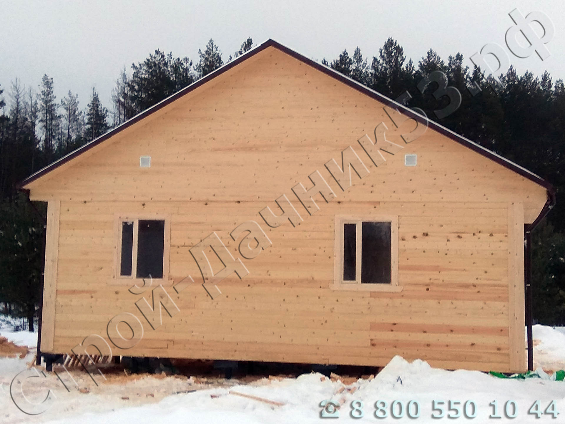 Вид дома с задней стороны