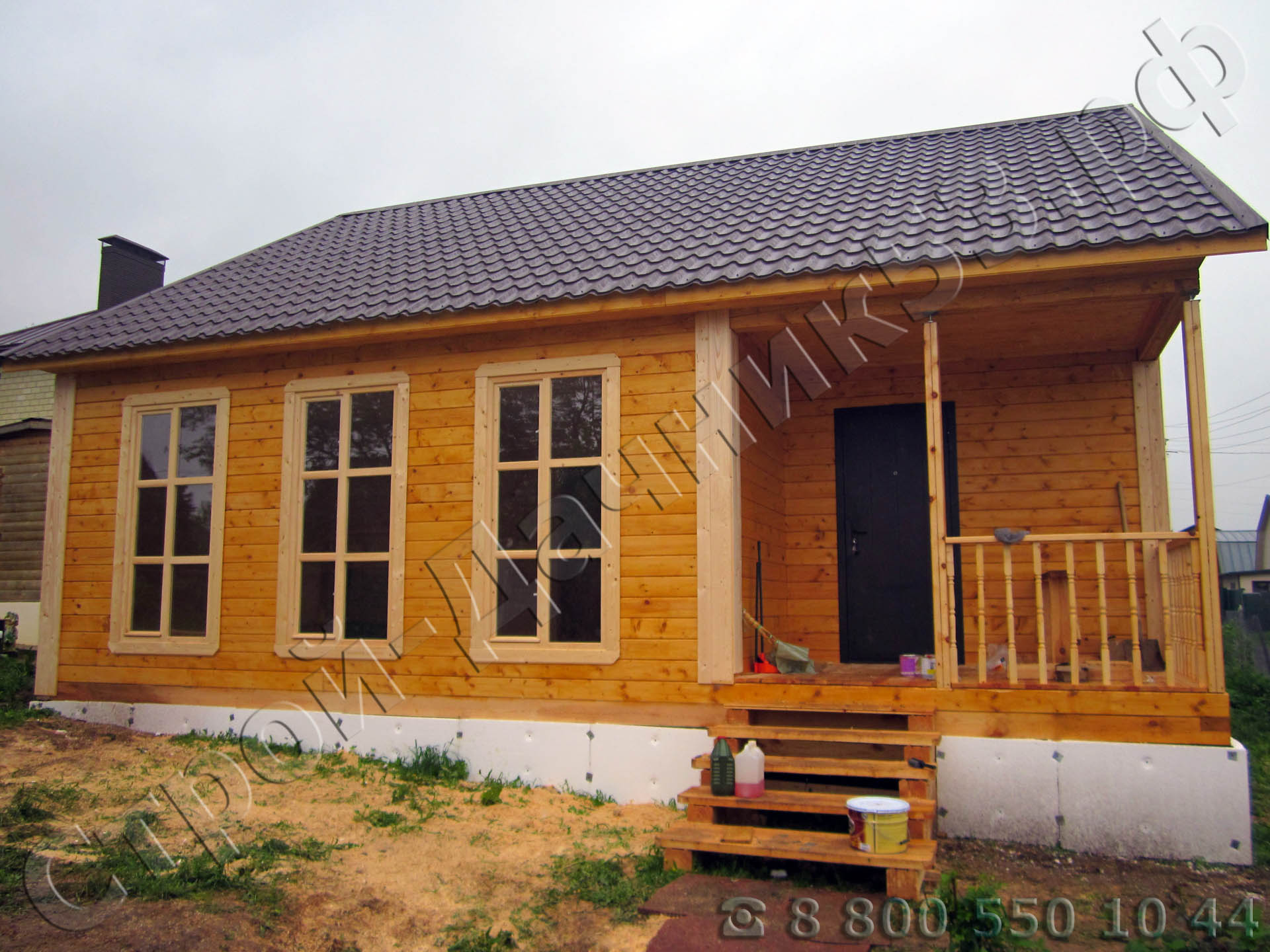 Фасад дома, сторона дома с кухни гостиной