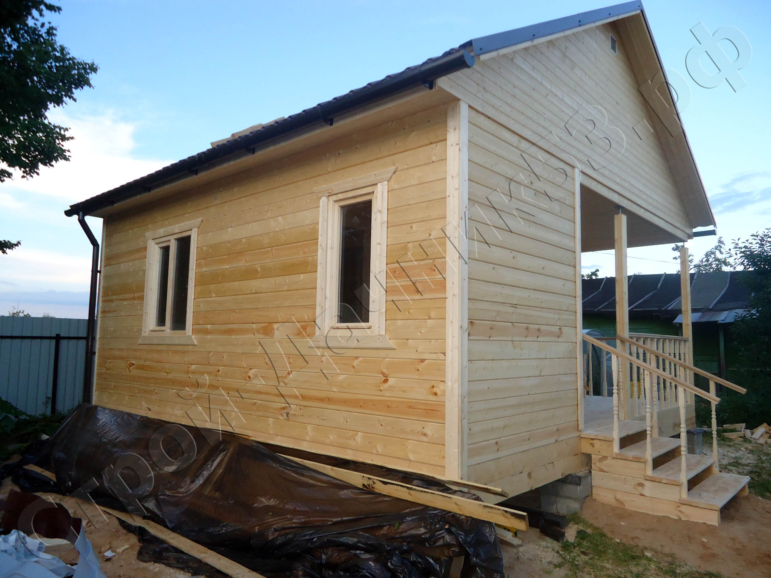 Вид дома с задней части