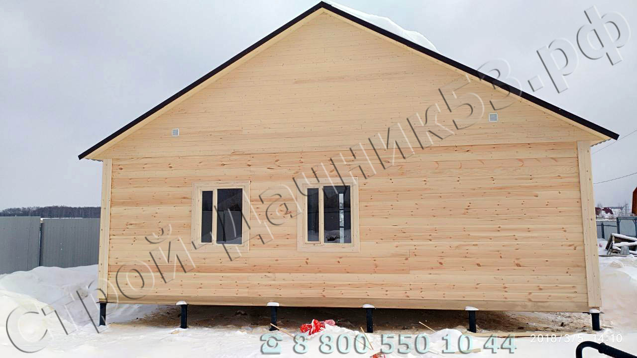 Задняя сторона дома со стороны спален