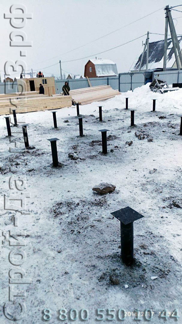 Монтаж свай выполнен материалы на строительство дома складированы