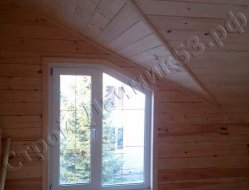 Комната на втором этаже трех фронтонного дома